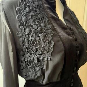 Nichii Women’s dress black crocheting details, size medium velvet details